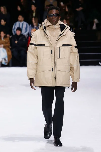 Look 40